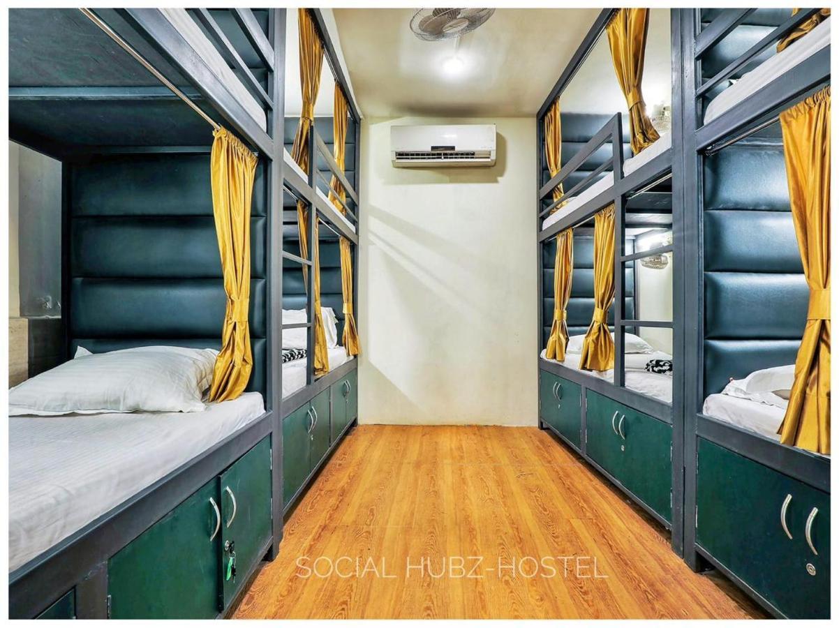 Social Hubz Hostel Mumbai Exterior photo